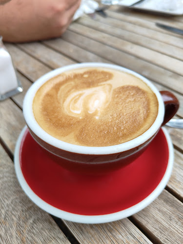 Comentarii opinii despre Red Post Cafe