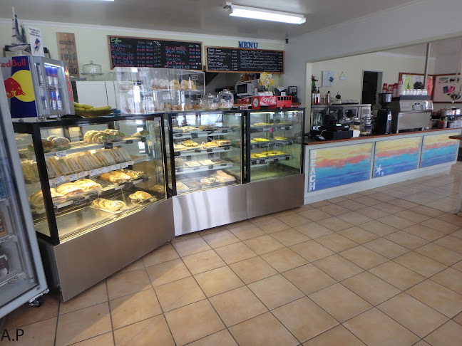 Sneaky Beach Cafe - Havelock