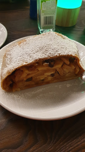 Mitten Drin - Auckland