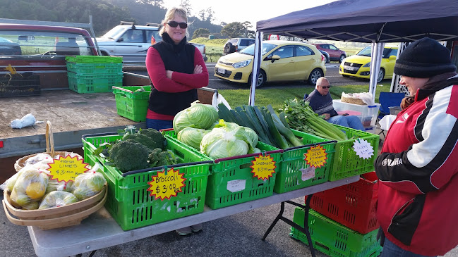 Opinii despre The Village Market Helensville Showgrounds în Helensville - Hospitality and gastronomy