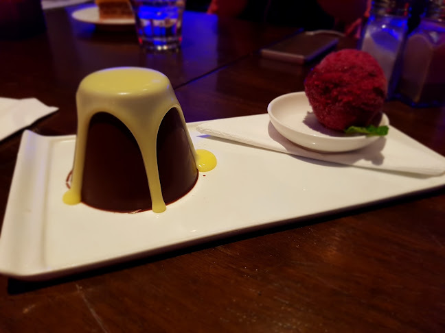 Opinii despre Costas Taverna Greek Restaurant and Ouzo Bar în Christchurch - Hospitality and gastronomy