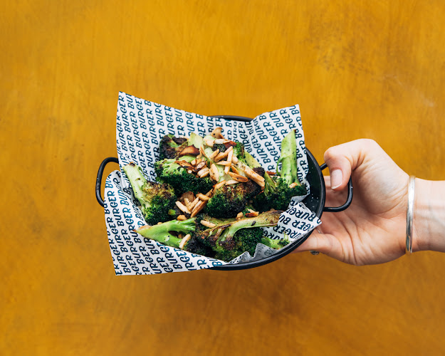 Burger Burger Commercial Bay - Hospitality and gastronomy