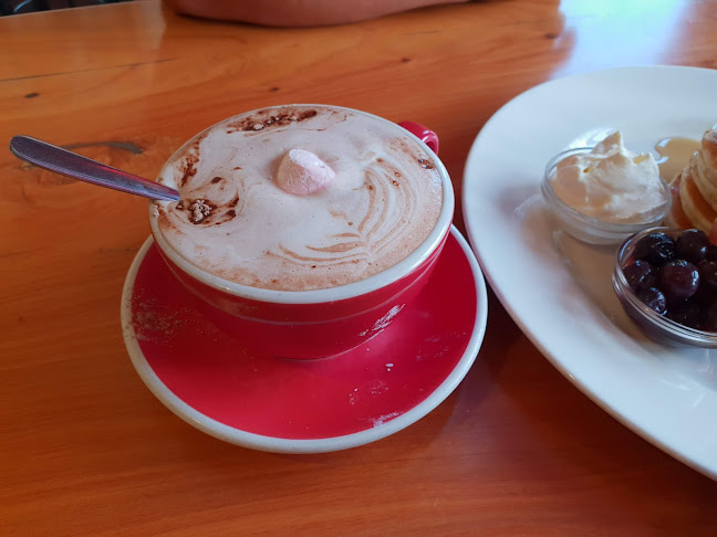 Opinii despre Lambretta's Cafe Bar în Nelson - Hospitality and gastronomy