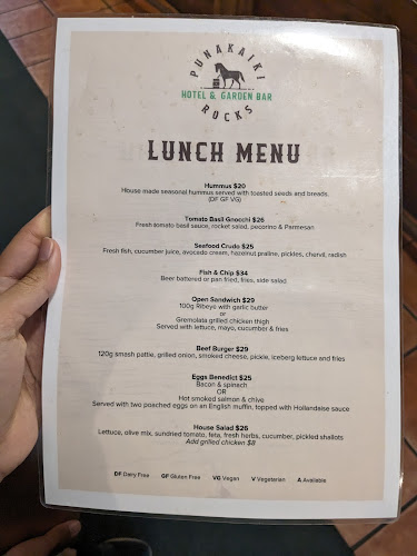 Opinii despre Punakaiki Rocks Hotel & Garden Bar în Punakaiki - Hospitality and gastronomy