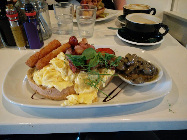 Lola Breakfast Bar And Cafe Phone number