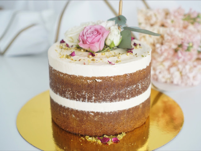 THE THREE WORDS | Cakes & Flowers - Hospitality and gastronomy