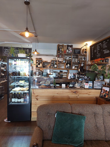 six ounces - Hospitality and gastronomy