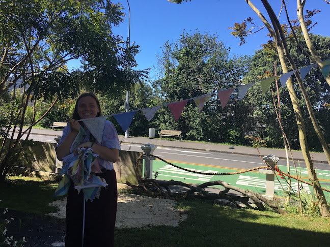 Comentarii opinii despre Hum Salon Bohemia Cafe and Community Space