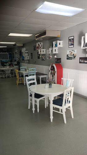 Empire Luncheonette (2022)