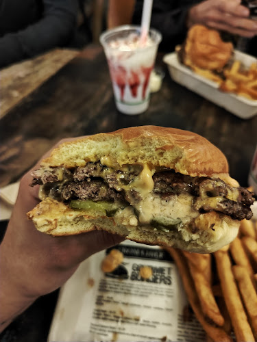 Smash Brothers Burgers - Hospitality and gastronomy