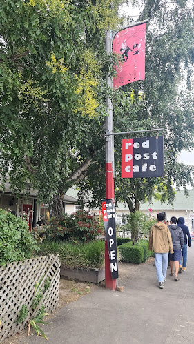 Comentarii opinii despre Red Post Cafe