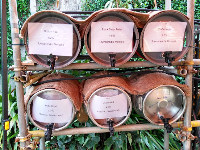 The Free House Pub - Hospitality and gastronomy