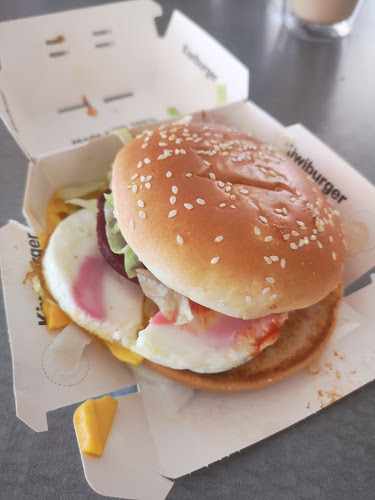 McDonald's Christchurch Airport - Hospitality and gastronomy