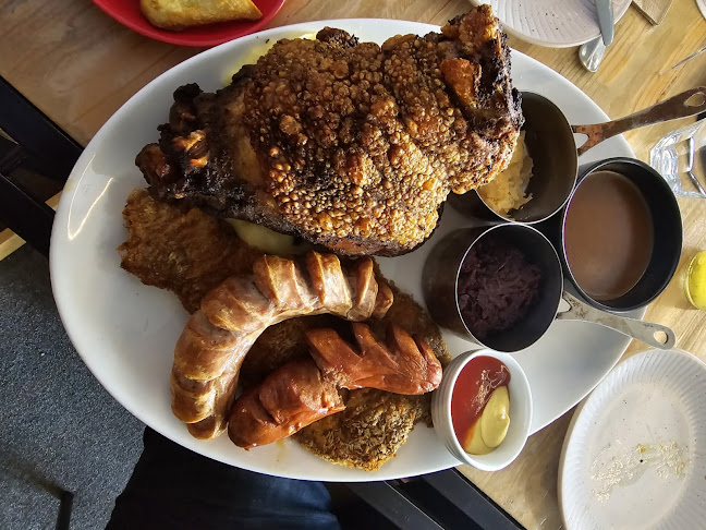 Mitten Drin - Auckland