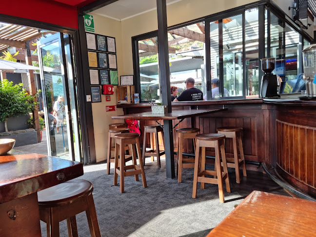 Frankton Arm Tavern - Hospitality and gastronomy