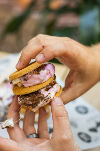 Eat Burger - Hospitality and gastronomy