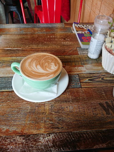 Poppys Cafe - Hospitality and gastronomy