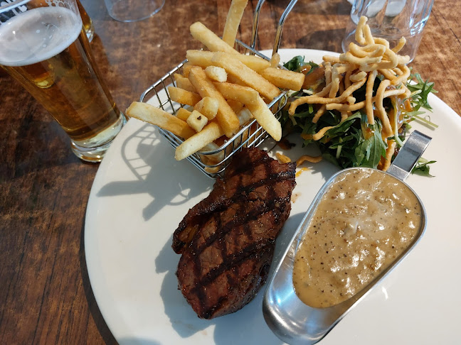 Shani's Family Eatery and Bar - Hospitality and gastronomy