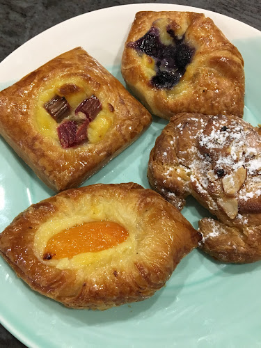 Paneton Bakery Open Times