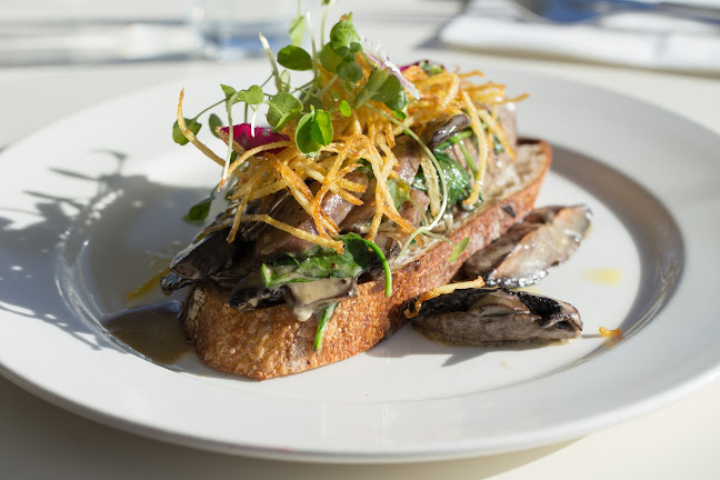 Comentarii opinii despre Constellation Cafe