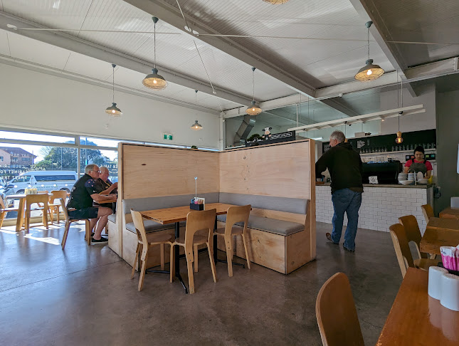 Comentarii opinii despre The Kitchen Table