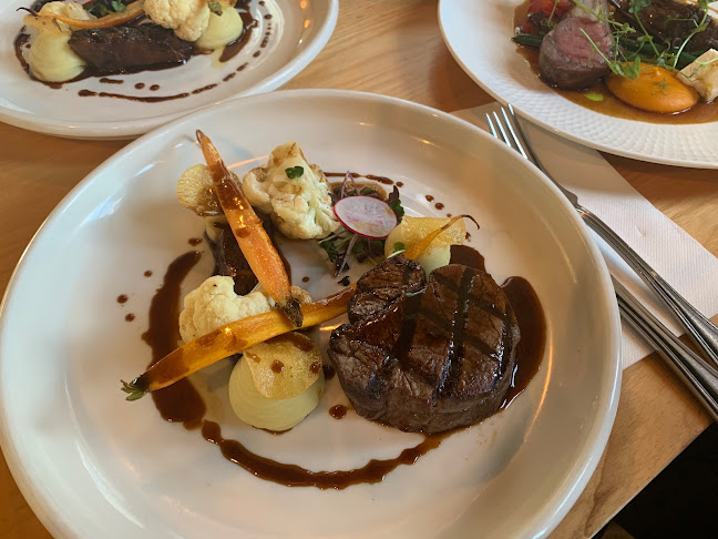 Chim Choo Ree - Hamilton