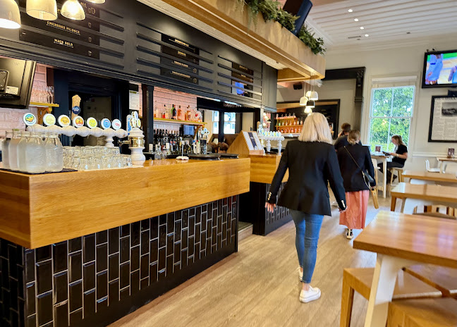 Comentarii opinii despre The Cav