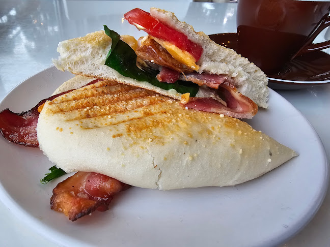 Kreem Cafe Harris Road - Hospitality and gastronomy