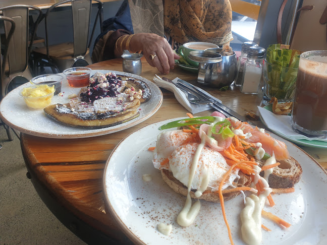 Kreem Cafe - Hospitality and gastronomy