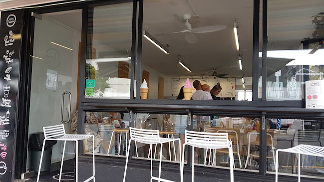 Comentarii opinii despre Yo and Co.