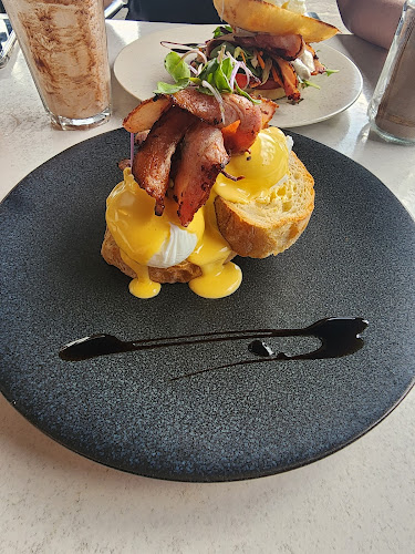 Lola Breakfast Bar And Cafe - Hospitality and gastronomy