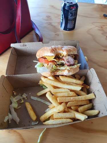 RE Burger Tauranga - Hospitality and gastronomy
