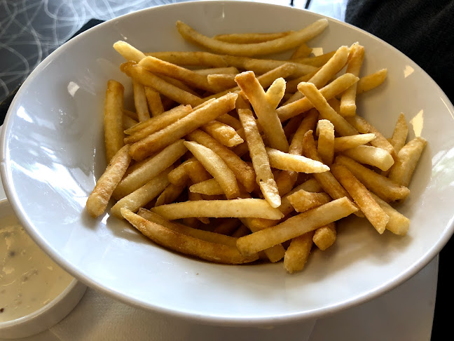 Crisp Cafe & Gifts - Hospitality and gastronomy