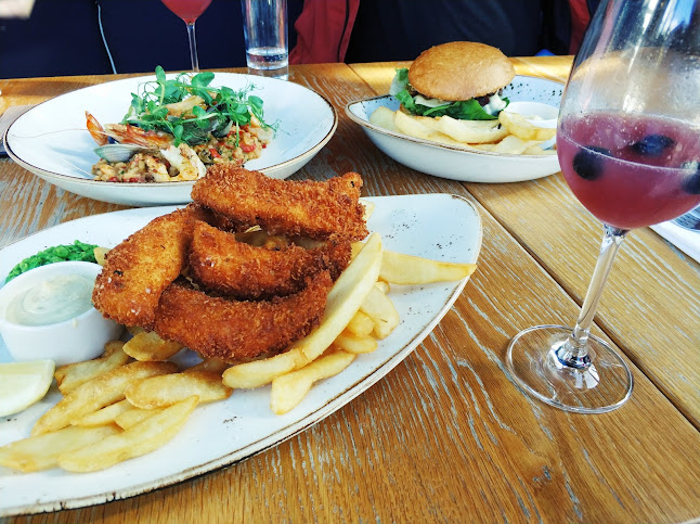 Regatta Bar And Eatery