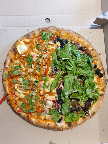 Opinii despre Scoozi Woodfire Pizza în Picton - Hospitality and gastronomy