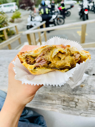 Comentarii opinii despre The Burleigh Gourmet Pies