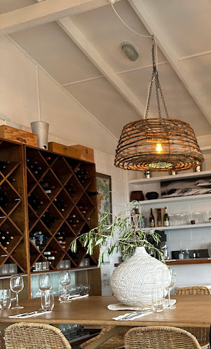 Hotties Beachfront Eatery Phone number