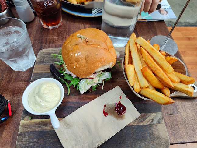 Comentarii opinii despre Kolachi Cafe & Eatery