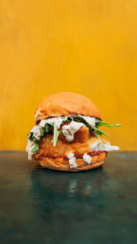 Comentarii opinii despre Burger Burger Commercial Bay