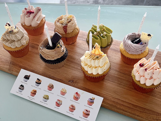 THE THREE WORDS | Cakes & Flowers - Hospitality and gastronomy