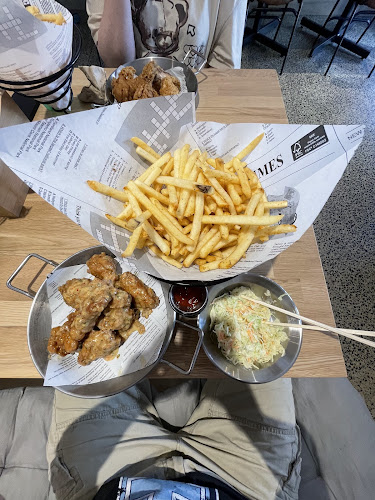 Mum's Chicken - Hospitality and gastronomy