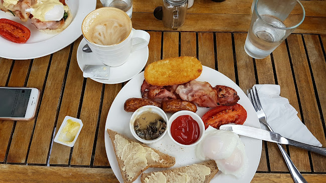 The Old Trout Cafe - Lake Rotomā