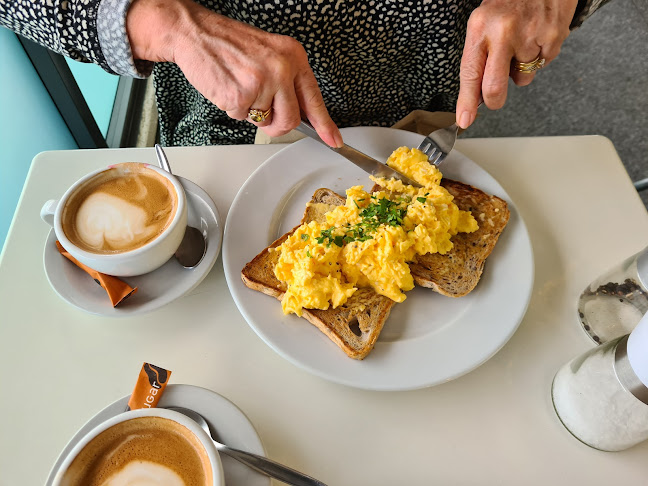 Paneton Bakery Phone number