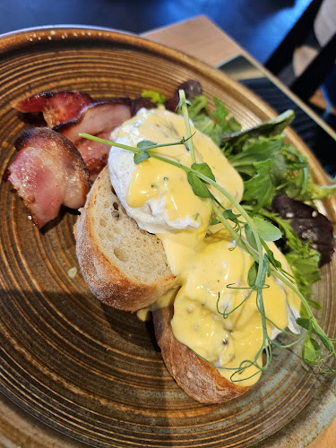 Comentarii opinii despre Foundation Cafe