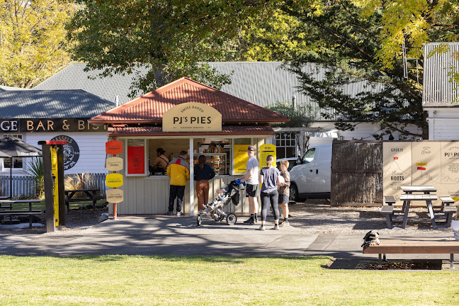 PJ's Pies - Hospitality and gastronomy