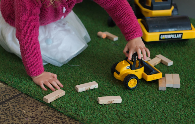 Comments and reviews of Caterpillar Café