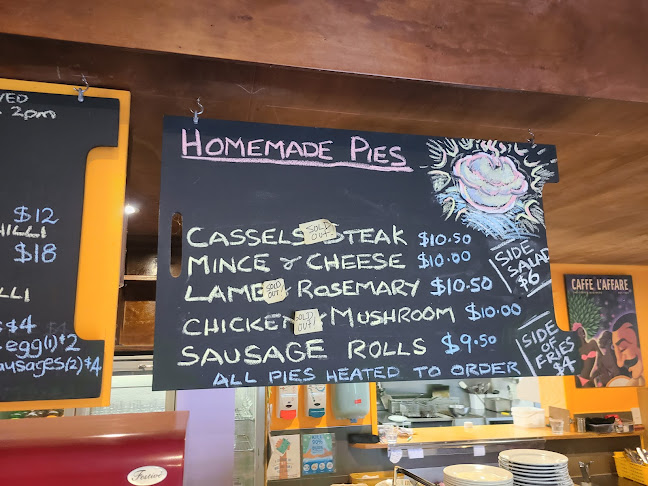 Opinii despre Fossil Point Cafe & Gallery în Greta Valley - Hospitality and gastronomy