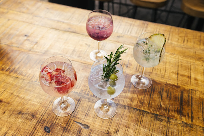 Hoppers Garden Bar - Hospitality and gastronomy