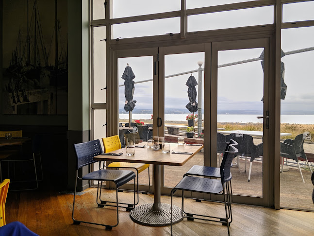 Comments and reviews of East Pier Hotel