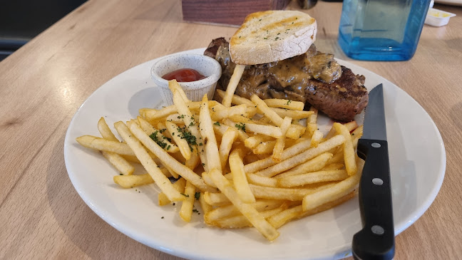 SaMick Cafe & Bar - Hospitality and gastronomy